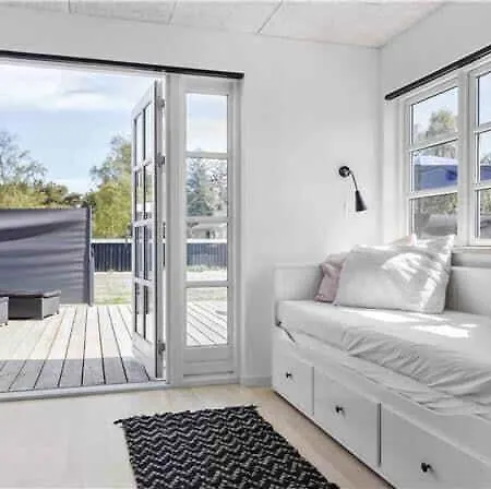 Dom wakacyjny Luxury In The Summer Oasis Hadsund